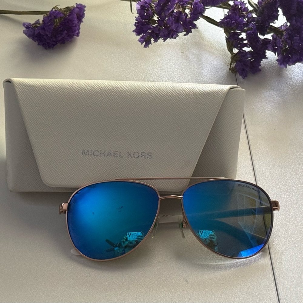 MICHAEL KORS Sunglasses 
MK5007 Hvar - Picture 2 of 9